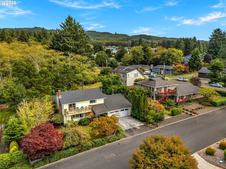 77 Hilltop Dr, Seaside, OR 97138 - #2