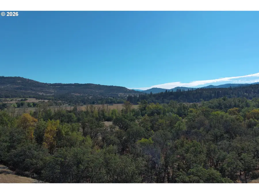 1631 E Antelope Rd, Eagle Point, OR 97524 - #2