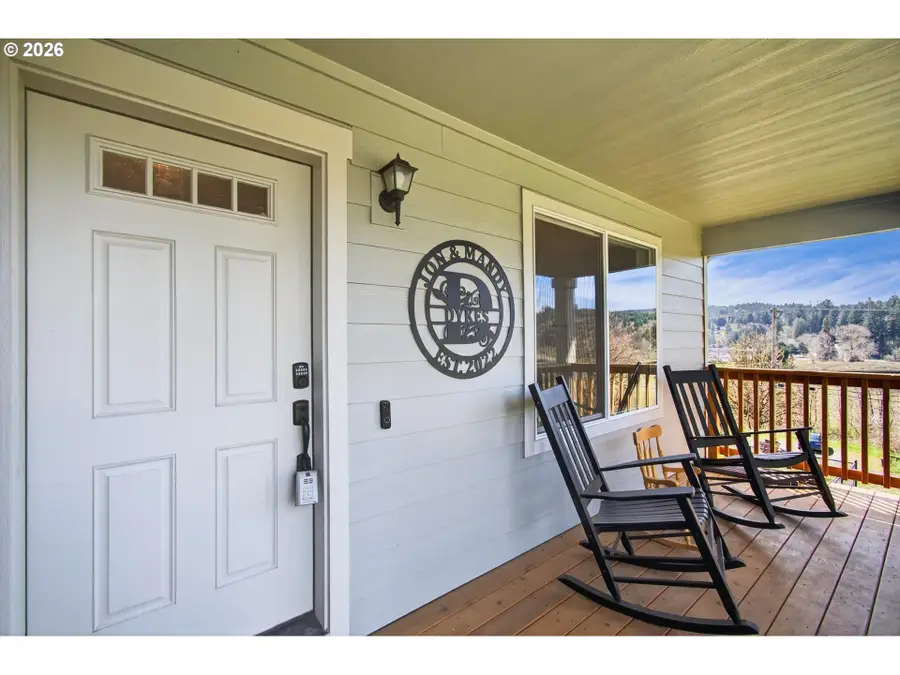 635 NW Pine St, Clatskanie, OR 97016 - #3