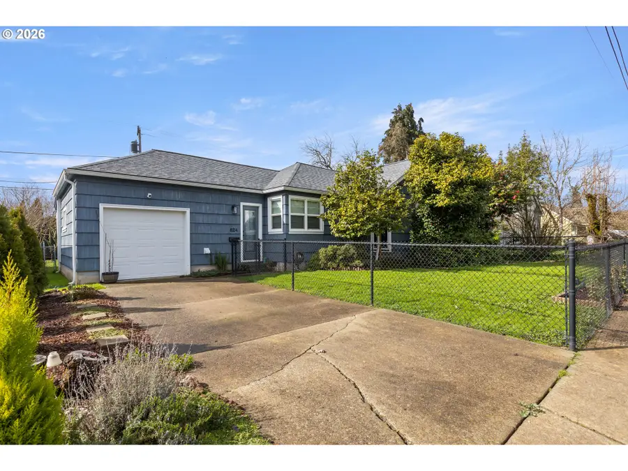 824 W Nebo St, Roseburg, OR 97471 - #2