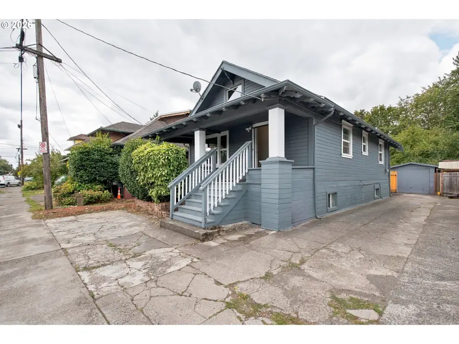 2145 SE Cesar E Chavez Blvd, Portland, OR 97214 - #2