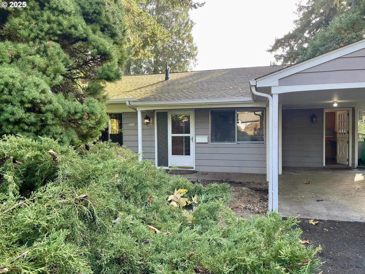 2820 SW Nevada Ct, Portland, OR 97219 - Image #1
