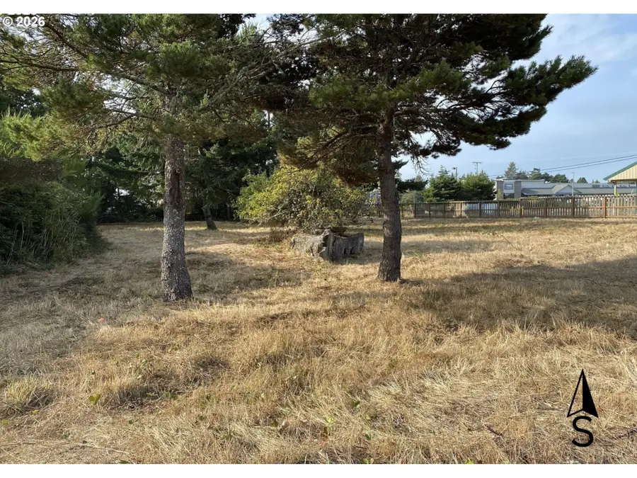 24th St, Florence, OR 97439 - #2