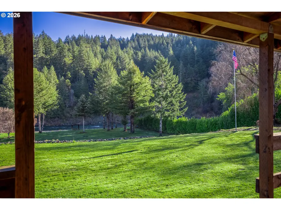 173 E Date St, Powers, OR 97466 - Image #3