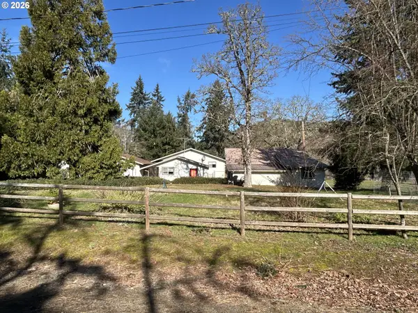 5383 Sunshine Rd, Roseburg, OR 97470