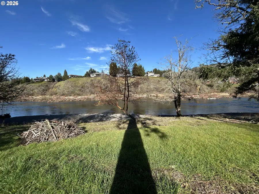 5383 Sunshine Rd, Roseburg, OR 97470 - #3