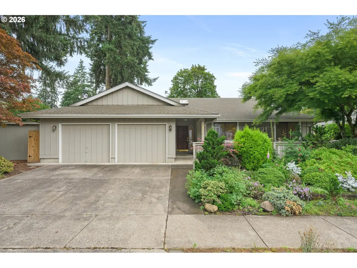 1814 Happy Ln, Eugene, OR 97401 - #1