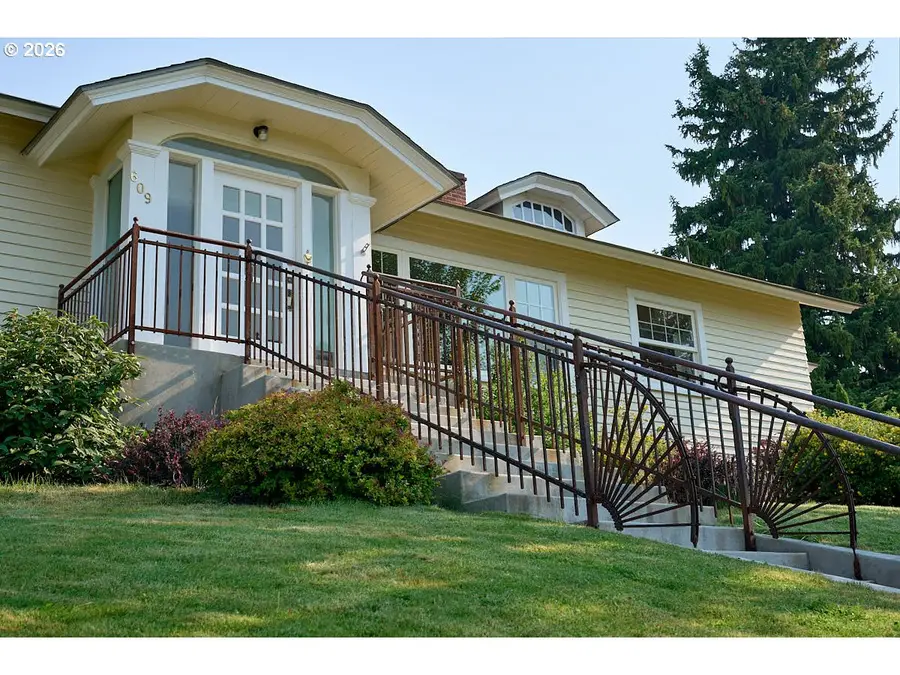 609 E Grant St, Enterprise, OR 97828 - #2