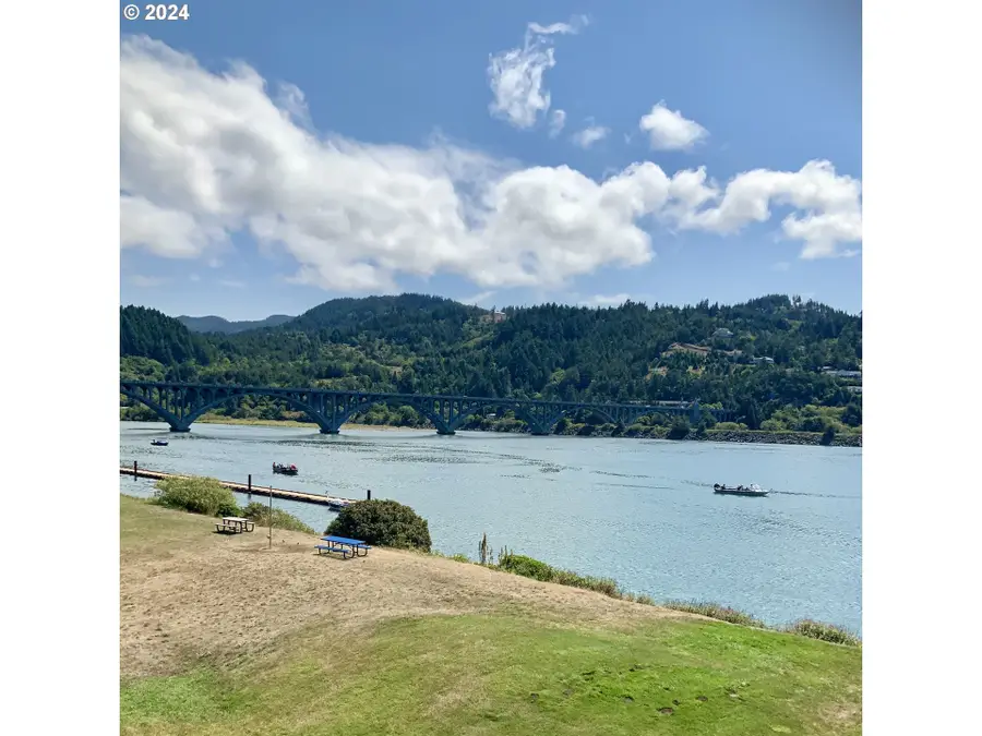 94304 Wedderburn Loop, Wedderburn, OR 97444 - #2