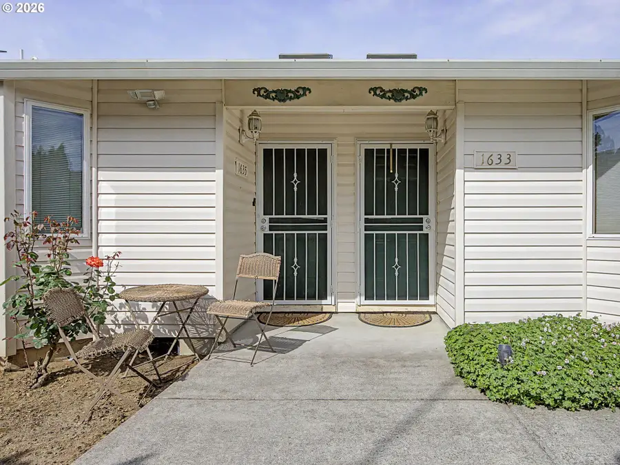 1633 SE 162nd Ave, Portland, OR 97233 - #2