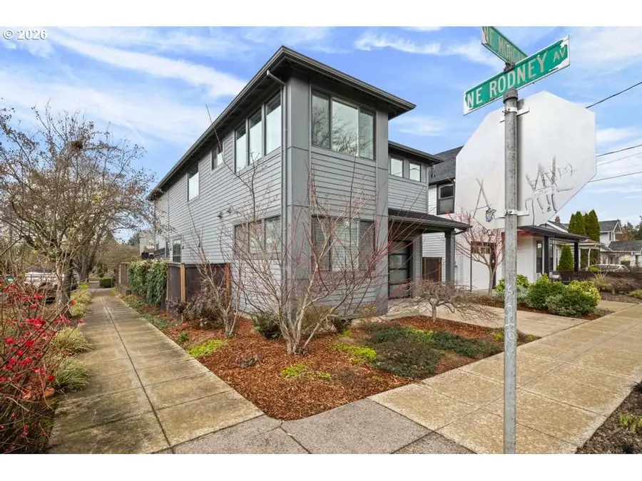 105 NE Morgan St, Portland, OR 97211 - #3