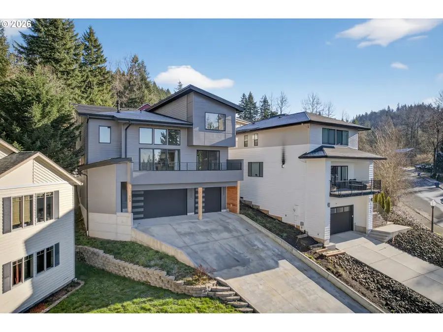 133 Cedar Falls Dr, Kelso, WA 98626 - Image #2