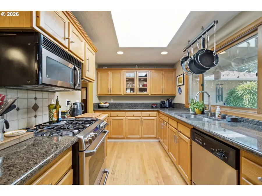 17902 Belmore Ave, Lake Oswego, OR 97035 - #3