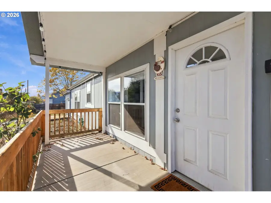 347 Scarbrough Ave, Creswell, OR 97426 - #3