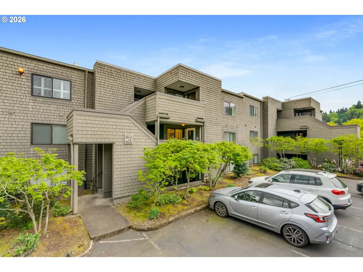 5624 S Riverside Ln #8, Portland, OR 97239 - #1
