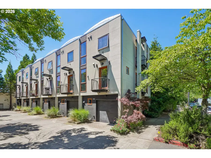 5910 NE Hoyt St, Portland, OR 97213 - #2