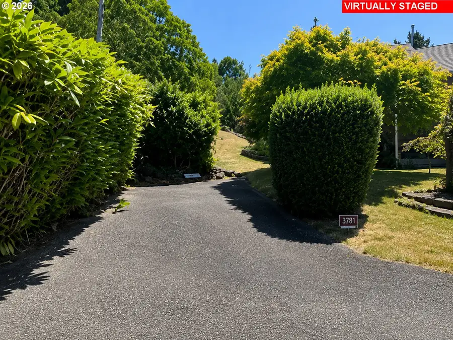558 11th Ave, Coos Bay, OR 97420 - #2