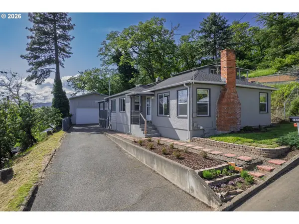 1830 NW Goetz St, Roseburg, OR 97471