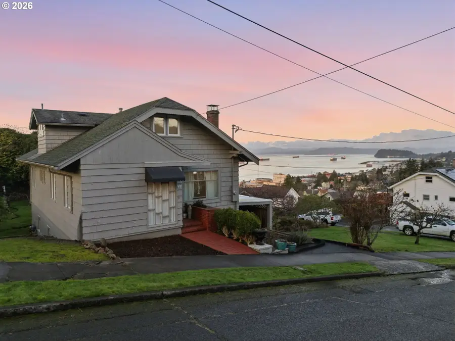 664 Kensington Ave, Astoria, OR 97103 - Image #2