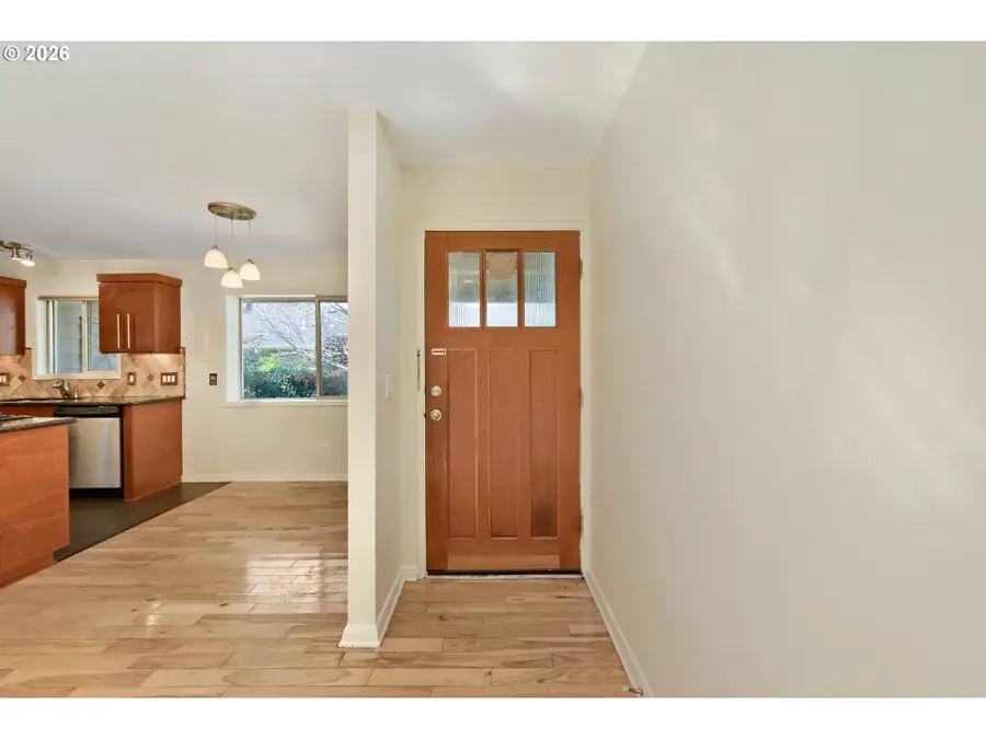 137 SE 73rd Ave, Portland, OR 97215 - #3