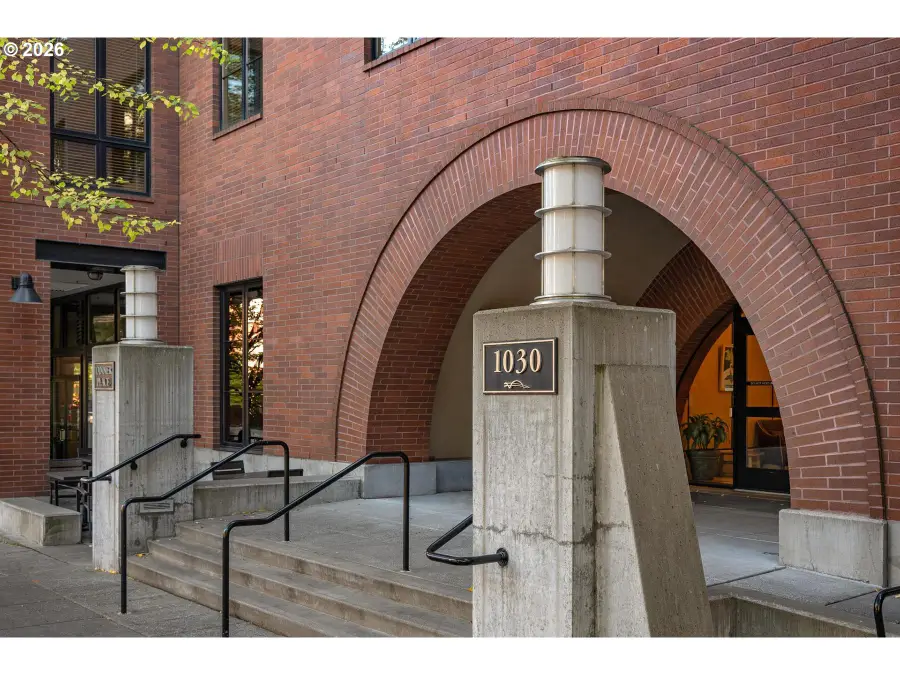1030 NW Johnson St #219, Portland, OR 97209 - #2