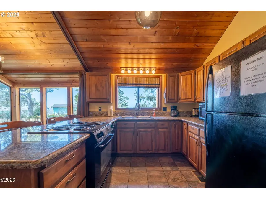 7376 SW Burl Dr, Waldport, OR 97394 - #2