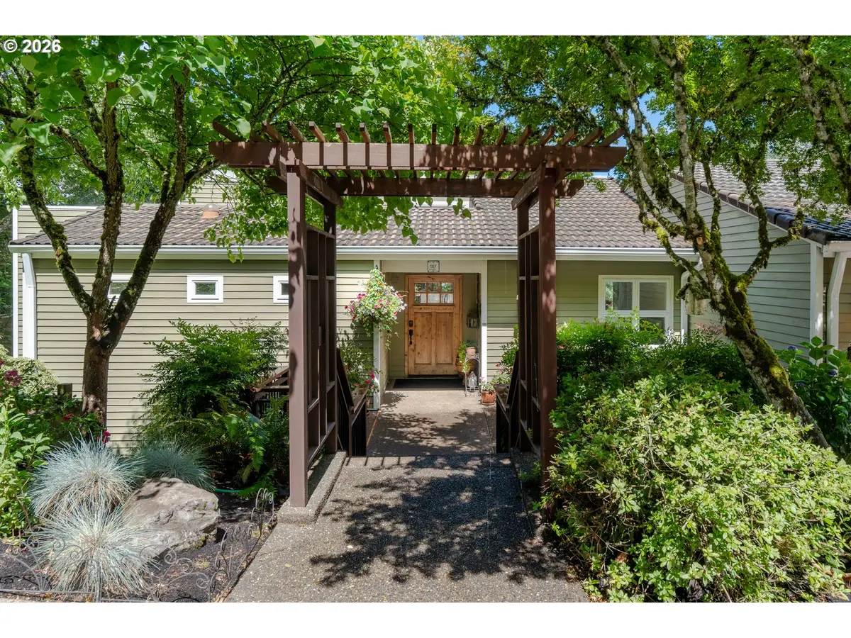 107 Garibaldi St, Lake Oswego, OR 97035 - #1