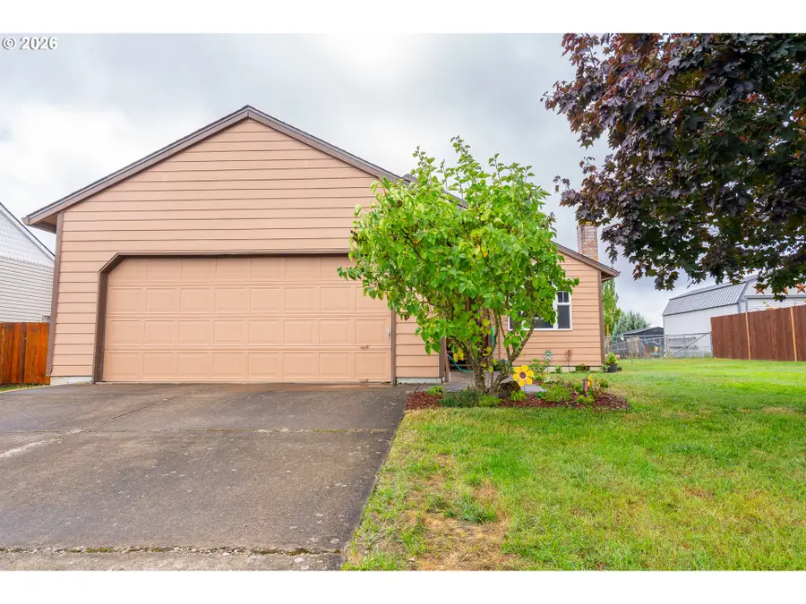 325 NW Denton Ave, Dallas, OR 97338 - #2