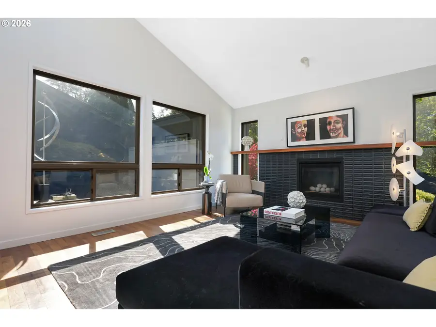 3753 SW Lyle Ct, Portland, OR 97221 - #3