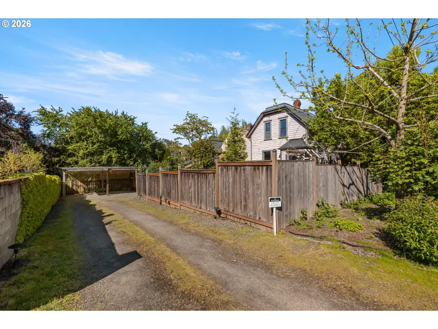 3627 S Corbett Ave, Portland, OR 97239 - #3