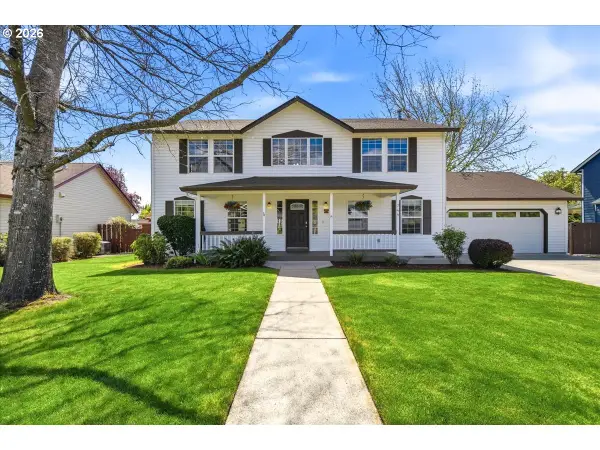 744 E Heritage Loop, LaCenter, WA 98629
