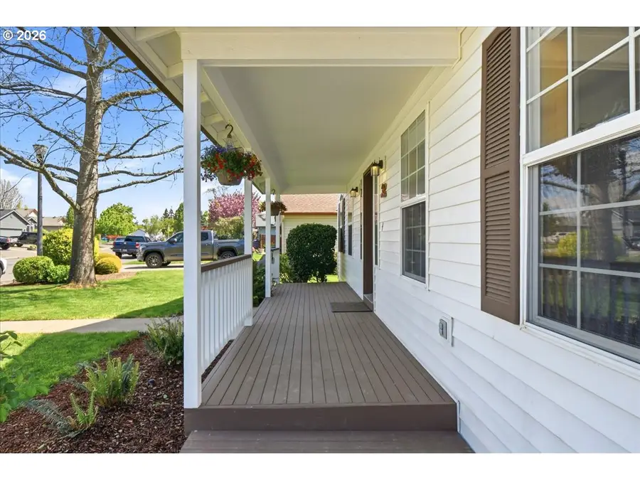744 E Heritage Loop, La Center, WA 98629 - #2