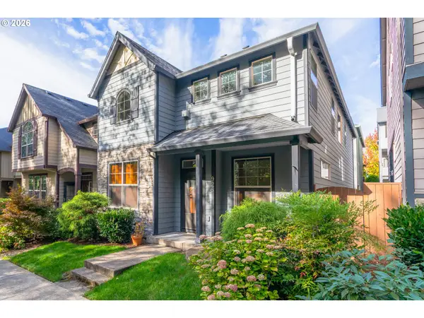 925 SW Mozart Ter, Portland, OR 97225