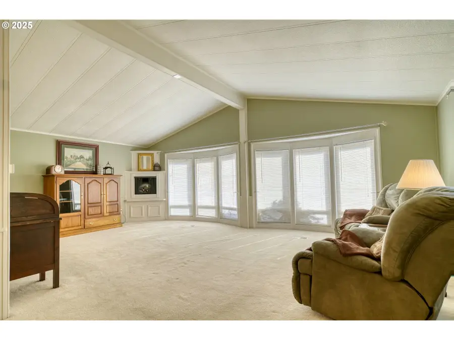 51587 SE Oak Grove Dr, Scappoose, OR 97056 - Image #3