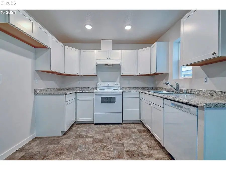 263 20th Ave, Longview, WA 98632 - Image #3