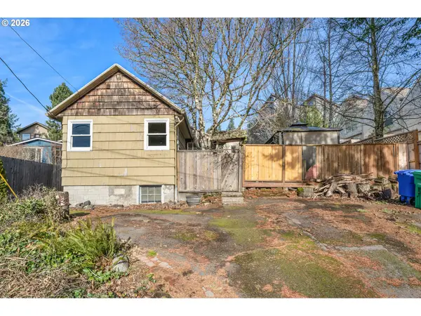 1822 SW Carolina St, Portland, OR 97239