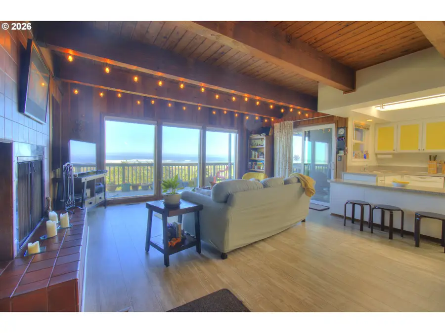 29134 Ellensburg Ave #2, Gold Beach, OR 97444 - Image #3