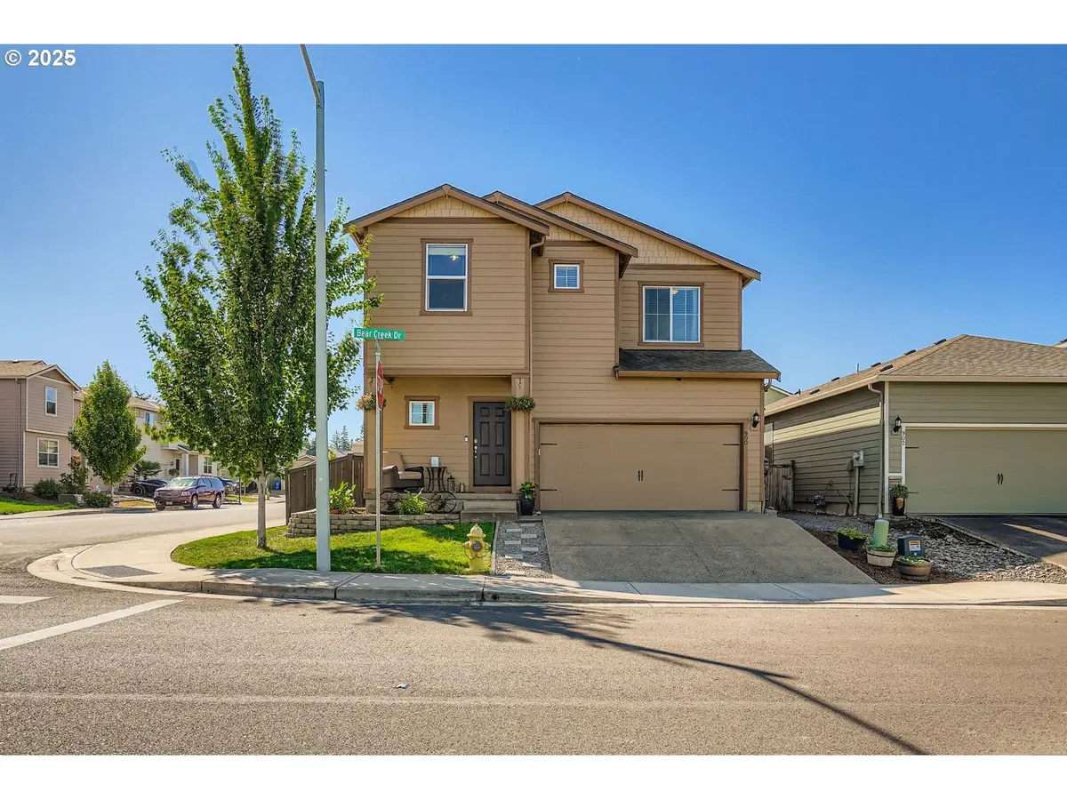 900 Bear Creek Dr, Molalla, OR 97038 - Image #1