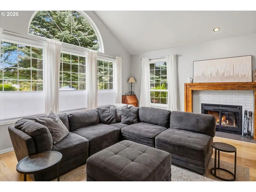 3597 SW 32nd St, Redmond, OR 97756 - #2