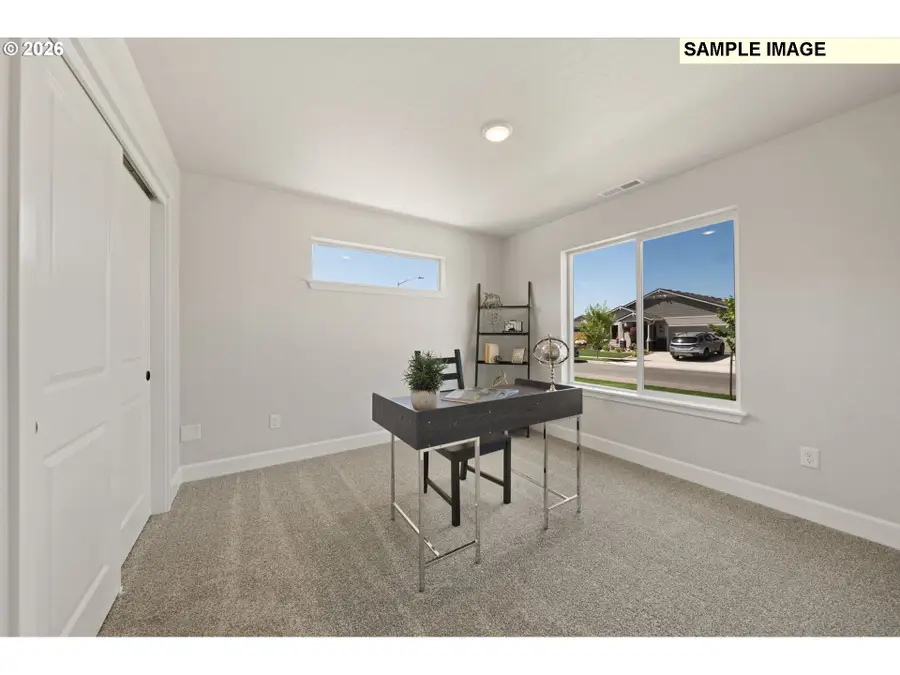 853 E Kinsley Ave, Hermiston, OR 97838 - #3