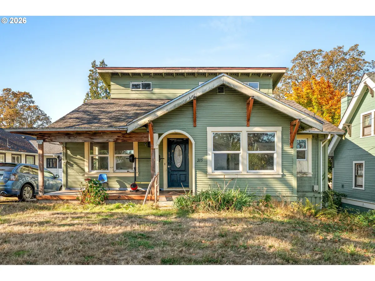 215 N 2nd St, Saint Helens, OR 97051 - #1