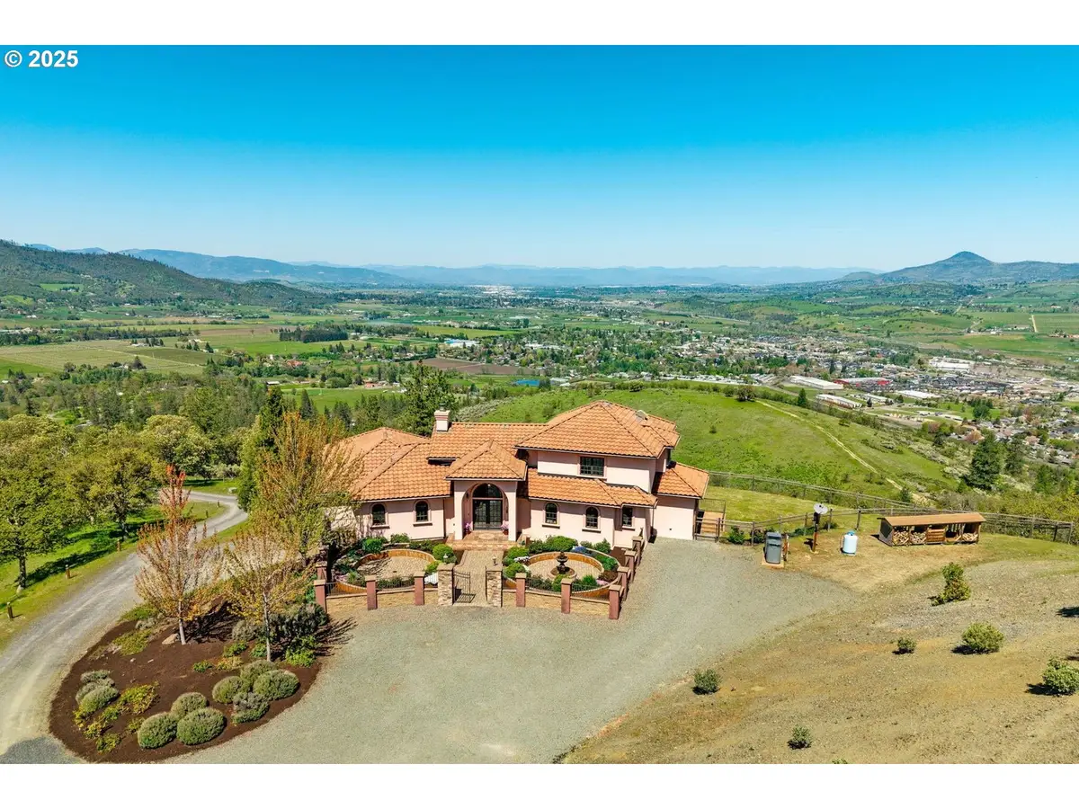 2816 Quail Run Rd, Talent, OR 97540 - Image #1