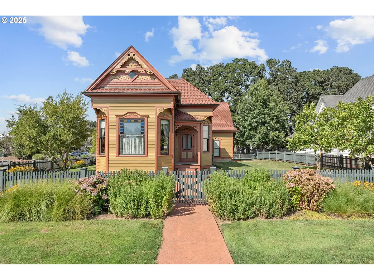 4225 Mission Ave Ne, Saint Paul, OR 97137 - #1