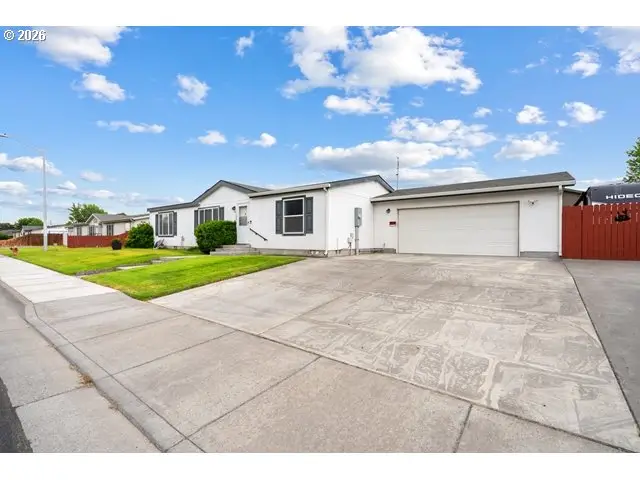 1028 SW Joshua Dr, Hermiston, OR 97838 - #3