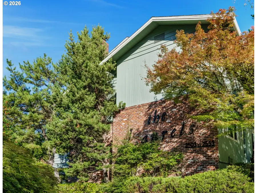 2521 SW Beaverton Hillsdale Hwy, Portland, OR 97239 - #3