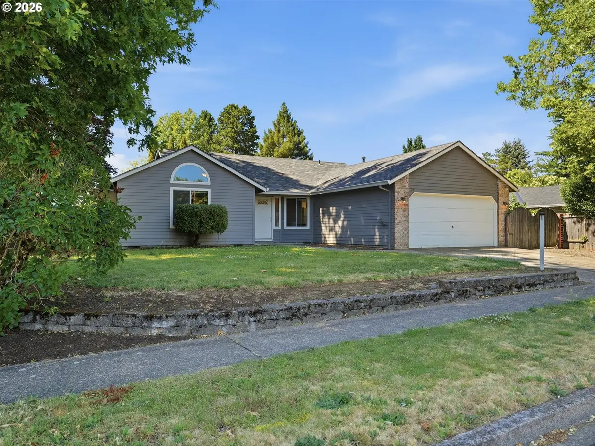 601 E Oxford St, Newberg, OR 97132 - #1