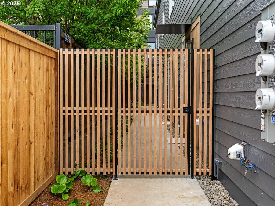 4960 SE Caruthers St #6, Portland, OR 97215 - Image #3