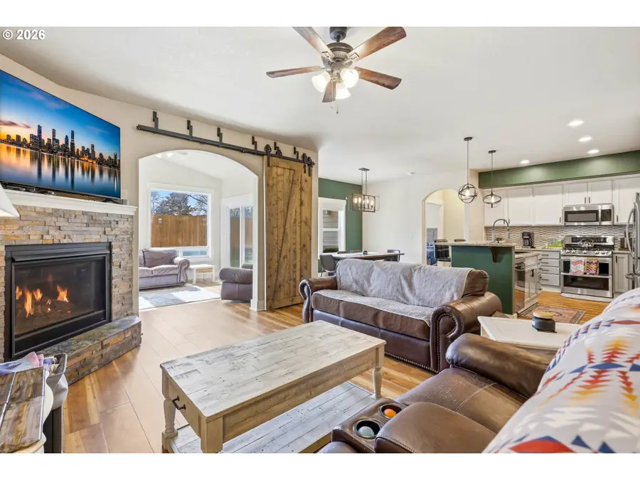 1003 SW Olive Ct, Hermiston, OR 97838 - #2