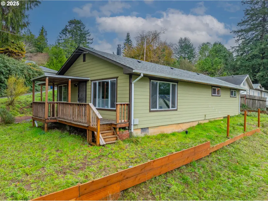 1095 E 2nd St, Coquille, OR 97423 - Image #3