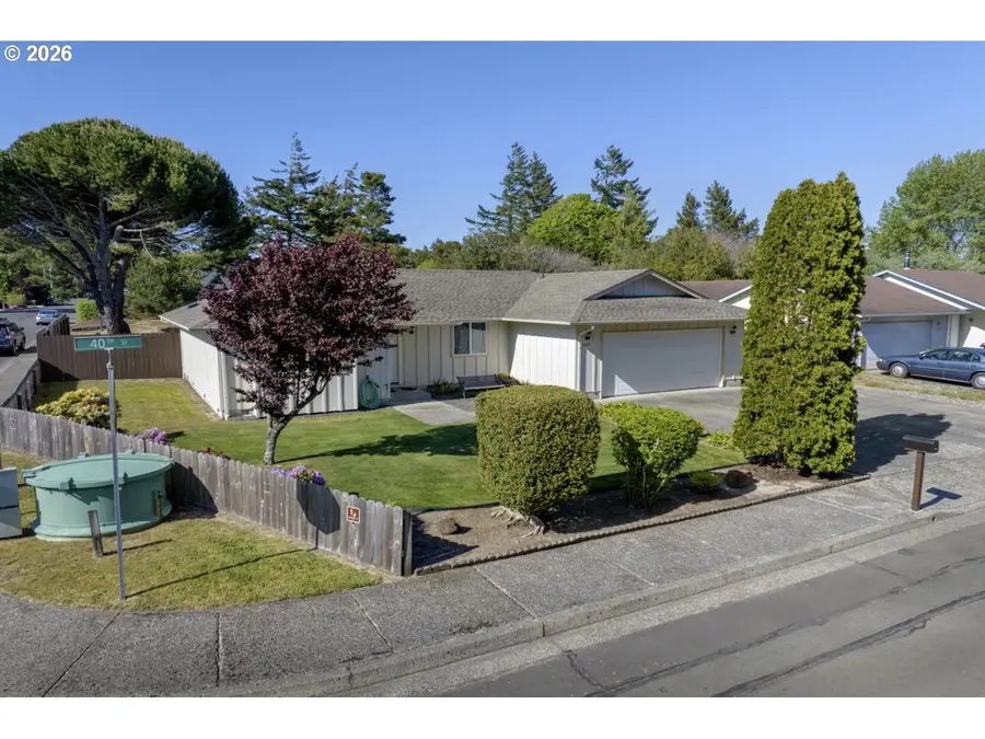 2019 40th St, Florence, OR 97439 - #3